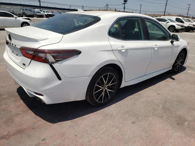 4T1G11AK7PU123150 - 2023 TOYOTA CAMRY SE NIGHT SHADE WHITE photo 3