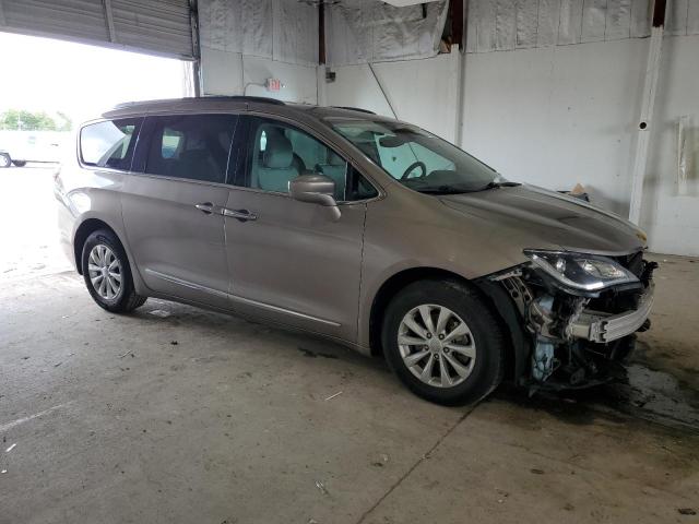 2C4RC1BG6HR535432 - 2017 CHRYSLER PACIFICA TOURING L TAN photo 4
