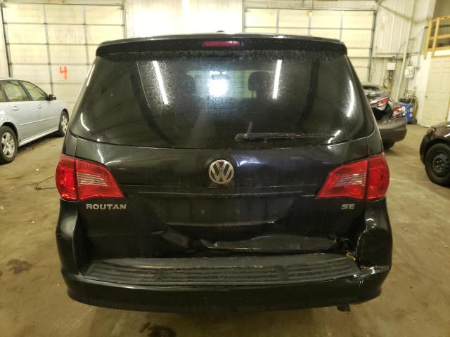 2C4RVABG9CR240439 - 2012 VOLKSWAGEN ROUTAN SE BLACK photo 6