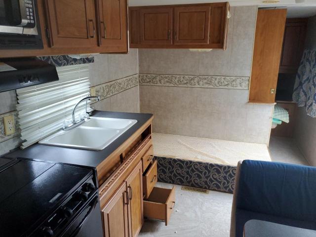 1EC1F252164016146 - 2006 HEART LAND PROWLER 奶油色 照片 5