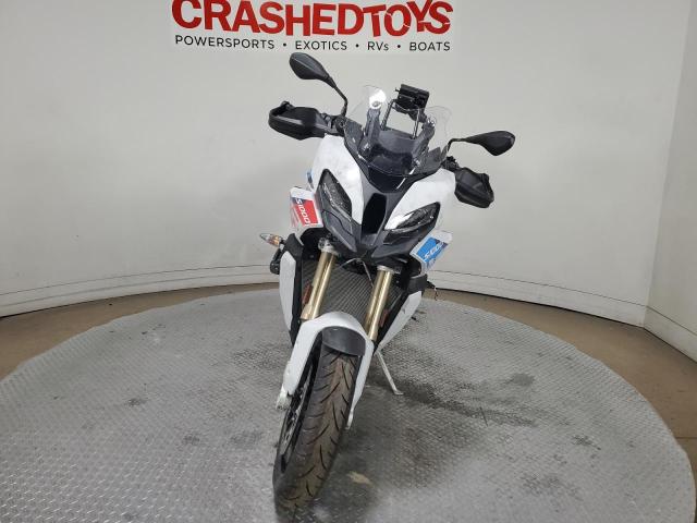 WB10E4303N6G17529 - 2022 BMW S 1000 XR WHITE photo 2