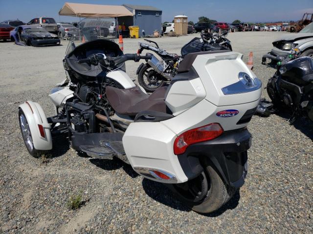 2BXNBBC18DV000475 - 2013 CAN-AM SPYDER ROA RT WHITE photo 3