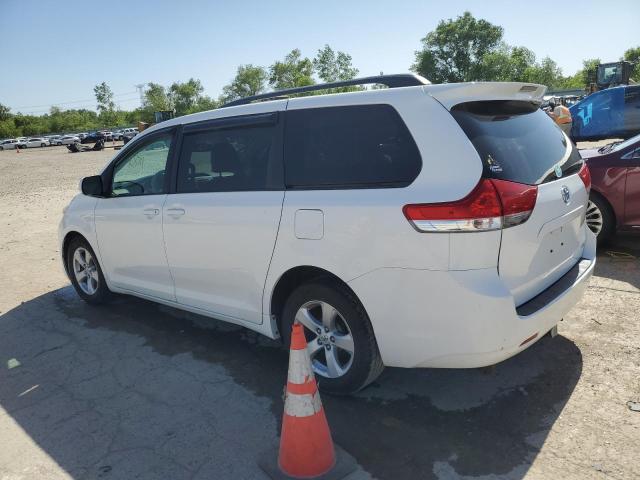 5TDKK3DC2DS296506 - 2013 TOYOTA SIENNA LE WHITE photo 2