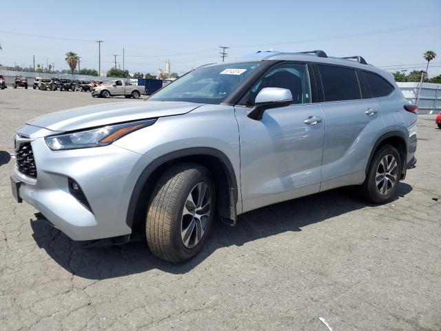 5TDHZRBH6LS046143 - 2020 TOYOTA HIGHLANDER XLE SILVER photo 1
