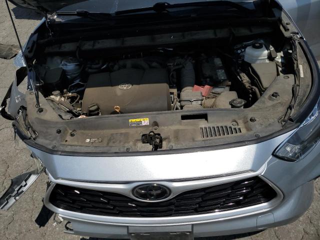 5TDHZRBH6LS046143 - 2020 TOYOTA HIGHLANDER XLE SILVER photo 12