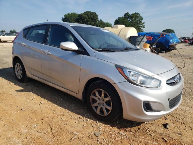 KMHCT5AEXDU094121 - 2013 HYUNDAI ACCENT GLS SILVER photo 4