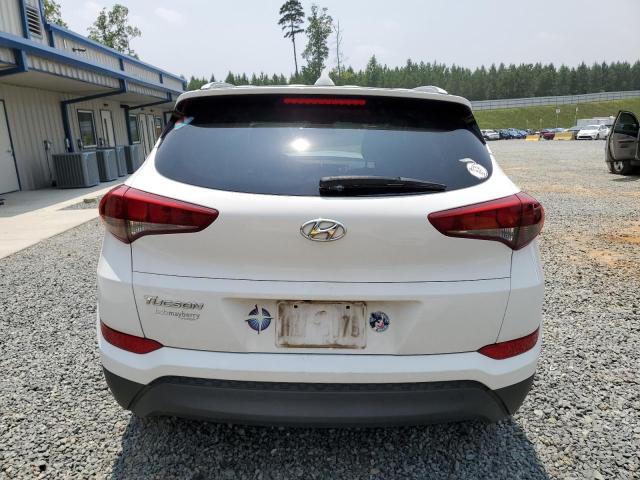 KM8J33A43JU708165 - 2018 HYUNDAI TUCSON SEL WHITE photo 6