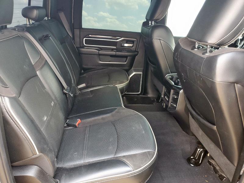 3C6UR5FJ6KG714564 - 2019 RAM 2500 LARAMIE Silber Foto 10