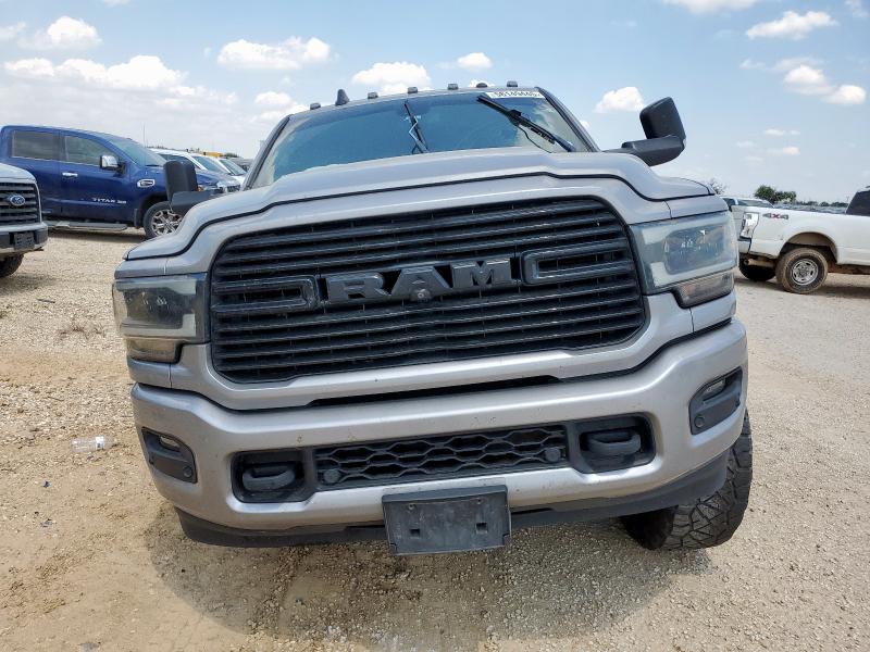 3C6UR5FJ6KG714564 - 2019 RAM 2500 LARAMIE Silber Foto 5