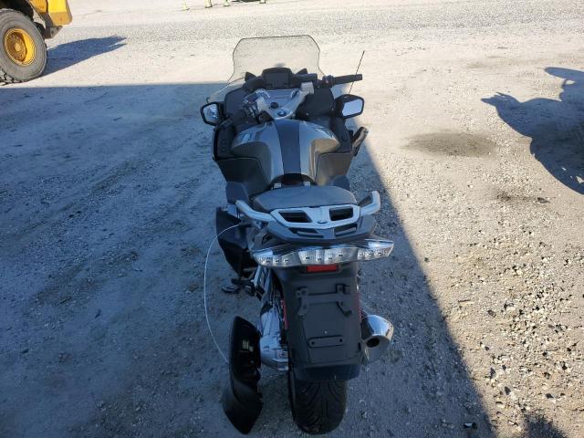 WB10A1304GZ194887 - 2016 BMW R1200 RT SILVER photo 4