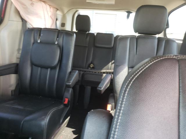 2C4RC1BG3GR156645 - 2016 CHRYSLER TOWN & COU TOURING RED photo 10