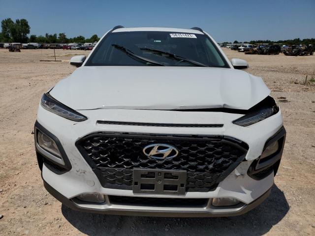 KM8K62AA1LU595170 - 2020 HYUNDAI KONA SEL PLUS WHITE photo 5