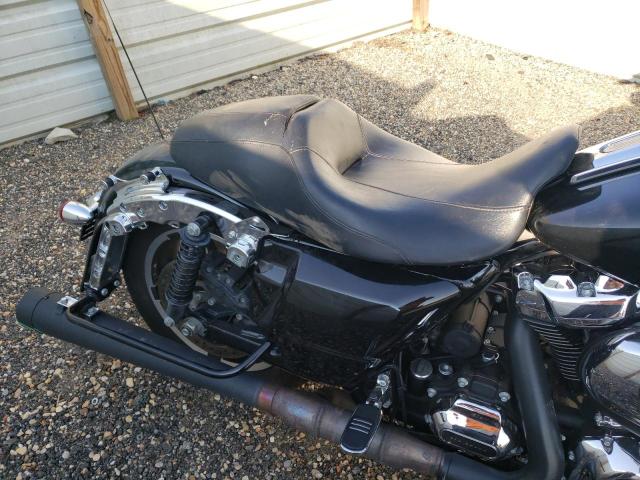 1HD1KHC10JB656334 - 2018 HARLEY-DAVIDSON FLTRX ROAD GLIDE BLACK photo 6