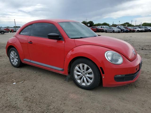 3VWFP7AT5DM621600 - 2013 VOLKSWAGEN BEETLE RED photo 4