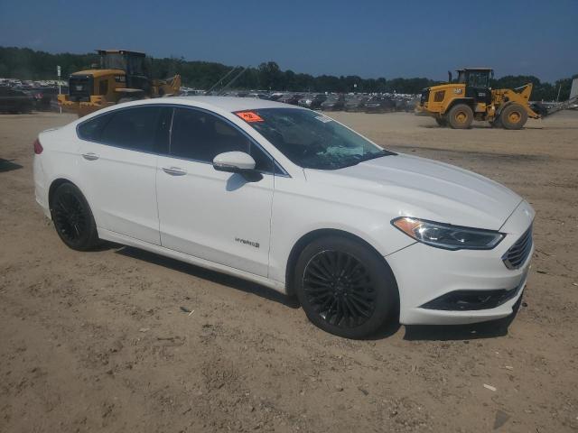 3FA6P0RU9JR205724 - 2018 FORD FUSION TITANIUM/PLATINUM HEV WHITE photo 4