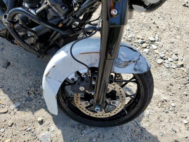 1HD1KRP14MB672461 - 2021 HARLEY-DAVIDSON FLHXS WHITE photo 9