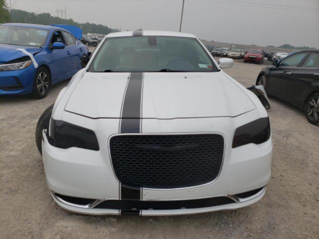 2C3CCAAG7FH920870 - 2015 CHRYSLER 300 LIMITED WHITE photo 5