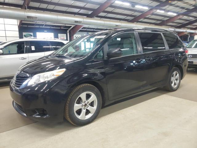 2014 TOYOTA SIENNA LE, null