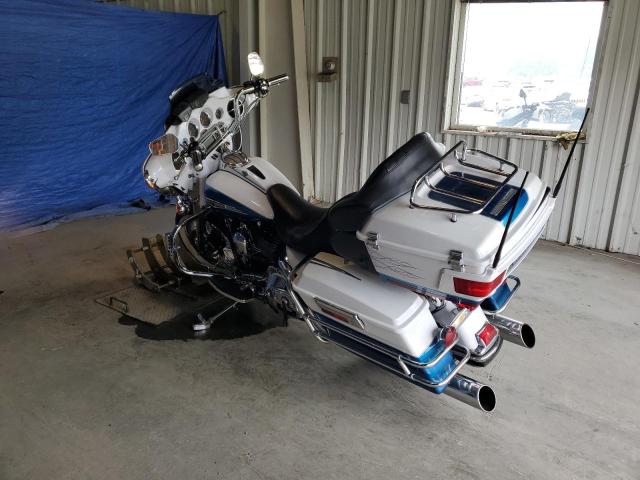 1HD1FCW116Y672629 - 2006 HARLEY-DAVIDSON FLHTCUI 双色 照片 3