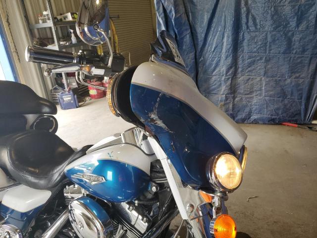 1HD1FCW116Y672629 - 2006 HARLEY-DAVIDSON FLHTCUI 双色 照片 9