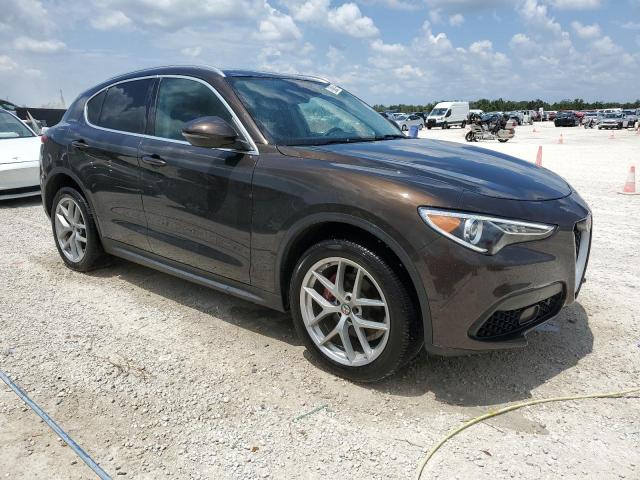 ZASFAKBN6J7B93802 - 2018 ALFA ROMEO STELVIO TI BROWN photo 4
