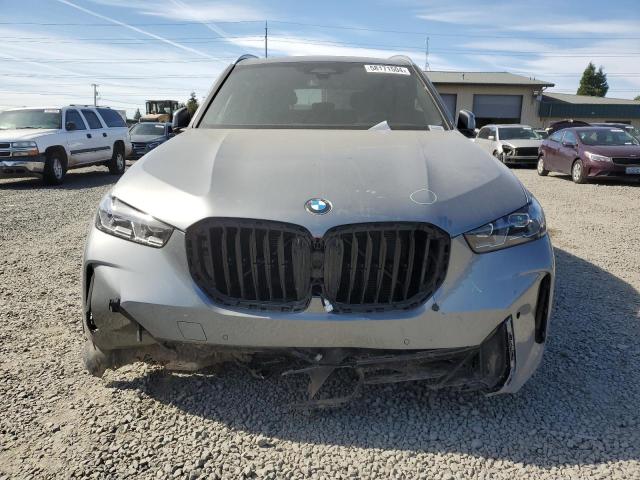 5UX23EU03R9T99520 - 2024 BMW X5 XDRIVE40I GRAY photo 5