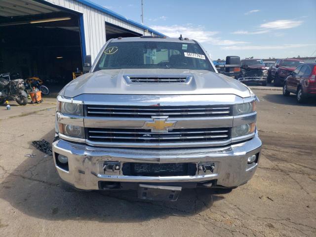 1GC4KZCY4HF242932 - 2017 CHEVROLET SILVERADO K3500 LT SILVER photo 5