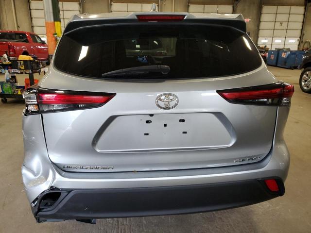 5TDGZRBH2MS539766 - 2021 TOYOTA HIGHLANDER XLE SILVER photo 6