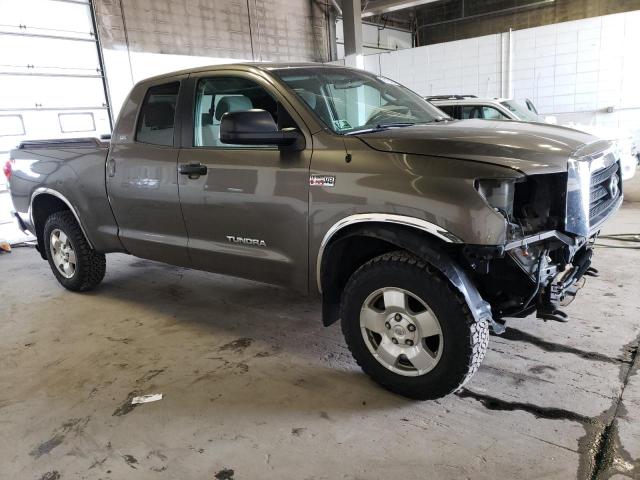 5TFBV54108X082616 - 2008 TOYOTA TUNDRA DOUBLE CAB GRAY photo 4