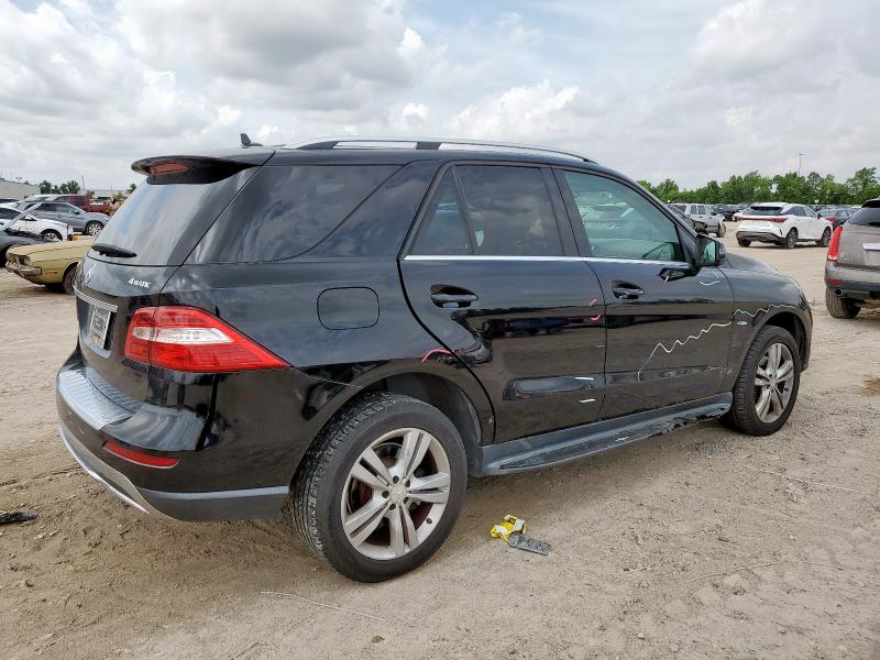 4JGDA5HB3CA035305 - 2012 MERCEDES-BENZ ML 350 4MATIC BLACK photo 3