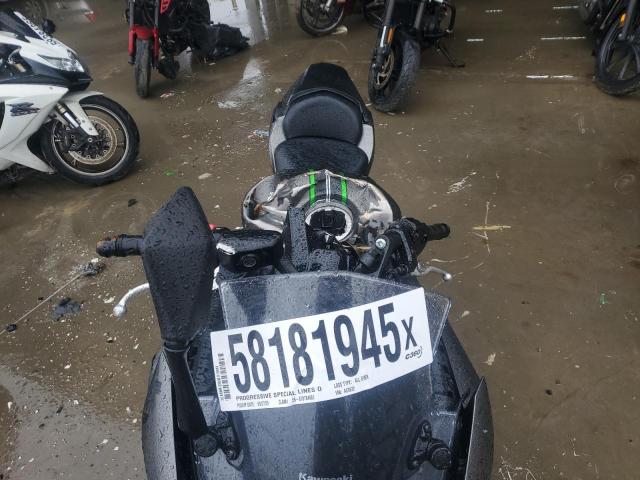 ML5EXER10RDAC9832 - 2024 KAWASAKI EX650 R 灰色 照片 5