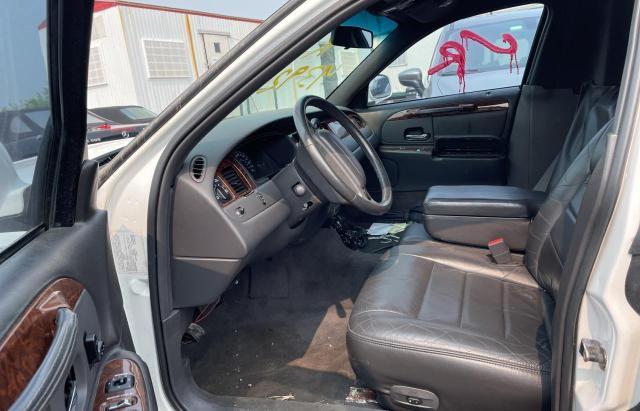 1L1FM81W91Y658514 - 2001 LINCOLN TOWN CAR EXECUTIVE WHITE photo 5