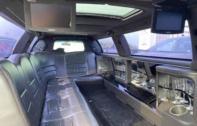 1L1FM81W91Y658514 - 2001 LINCOLN TOWN CAR EXECUTIVE WHITE photo 6