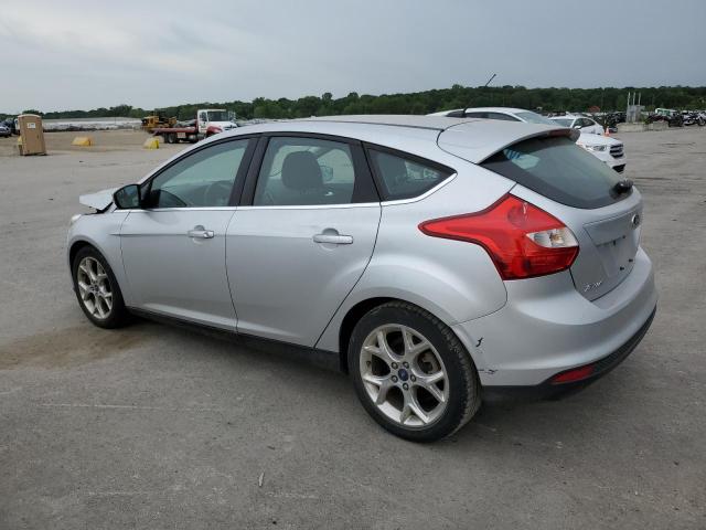 1FAHP3M23CL472052 - 2012 FORD FOCUS SEL SILVER photo 2