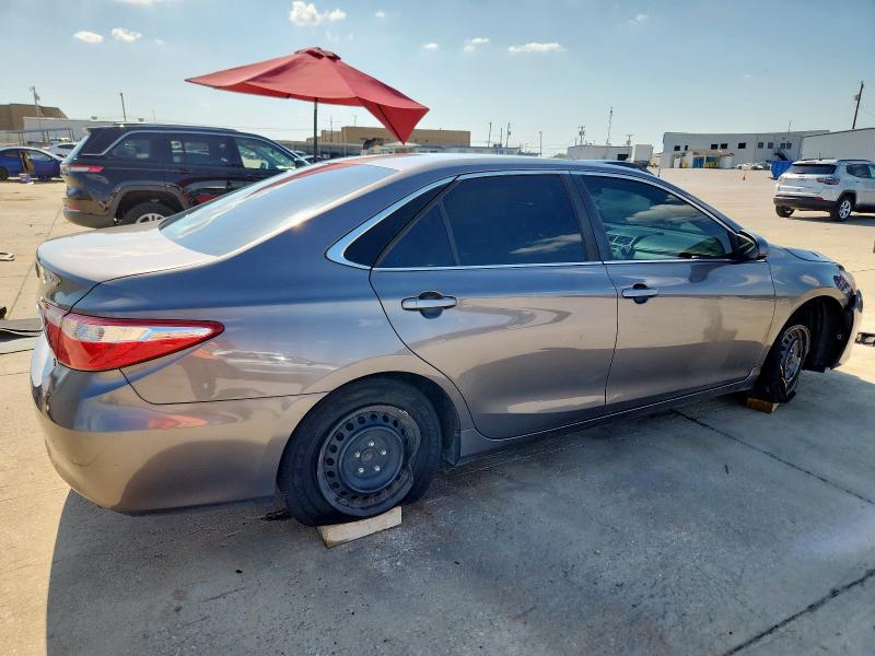 4T1BF1FKXHU421858 - 2017 TOYOTA CAMRY LE GRAY photo 3