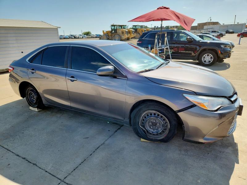 4T1BF1FKXHU421858 - 2017 TOYOTA CAMRY LE GRAY photo 4
