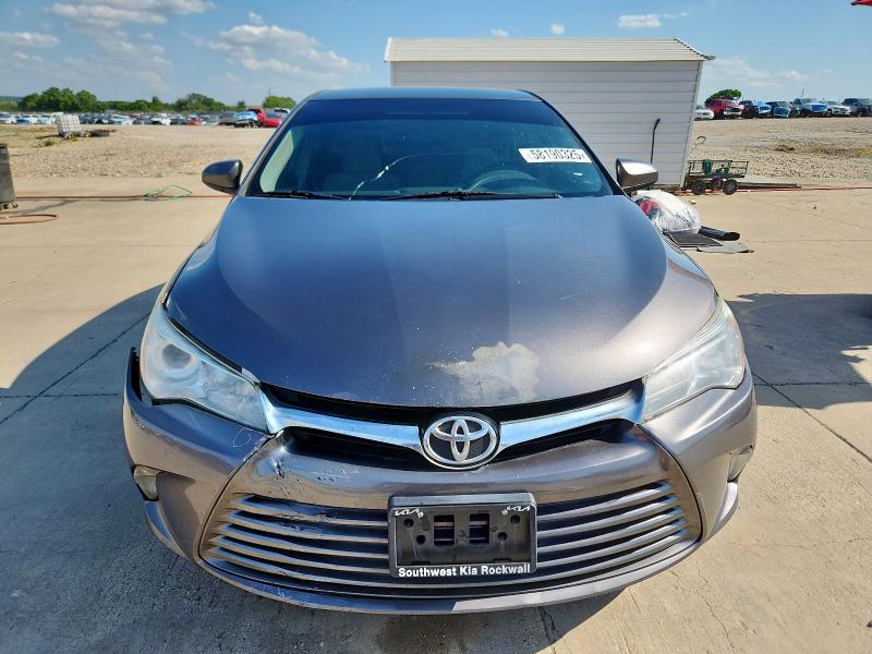 4T1BF1FKXHU421858 - 2017 TOYOTA CAMRY LE GRAY photo 5