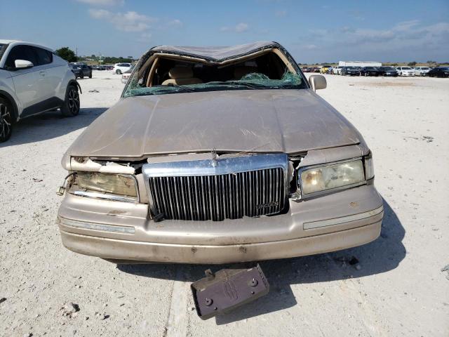 1LNLM82W5VY653283 - 1997 LINCOLN TOWN CAR SIGNATURE TAN photo 5