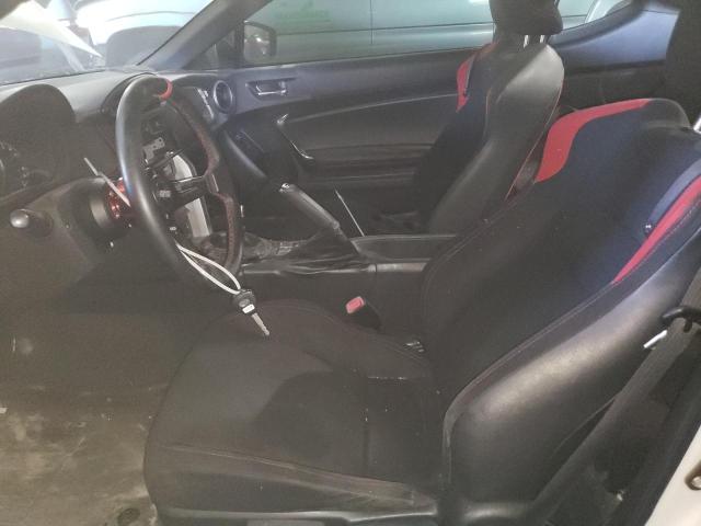 JF1ZNAA13D2723105 - 2013 TOYOTA SCION FR-S WHITE photo 7