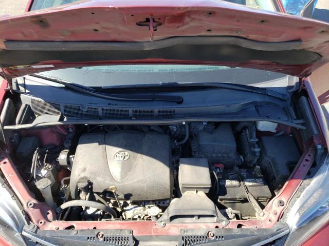 5TDEZ3DC2KS226526 - 2019 TOYOTA SIENNA SE BURGUNDY photo 12