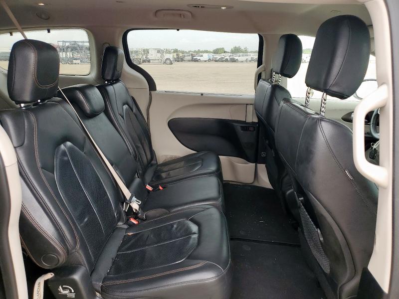 2C4RC1BG7JR256822 - 2018 CHRYSLER PACIFICA TOURING L GRAY photo 11