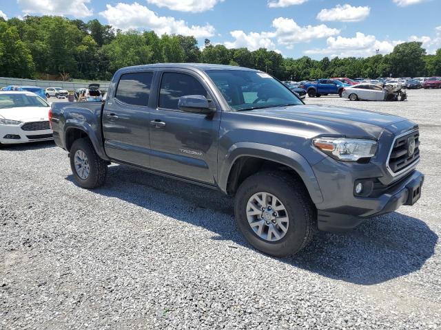 3TMAZ5CN6JM066033 - 2018 TOYOTA TACOMA DOUBLE CAB GRAY photo 4