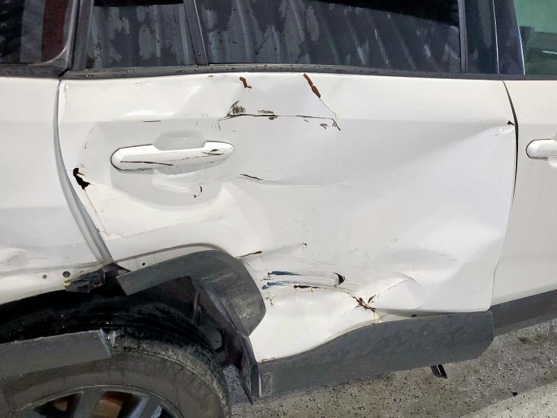 2T3H1RFV5PC241129 - 2023 TOYOTA RAV4 LE WHITE photo 11