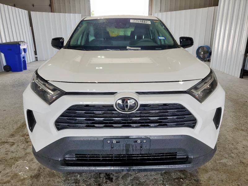 2T3H1RFV5PC241129 - 2023 TOYOTA RAV4 LE WHITE photo 5