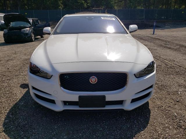 SAJAR4BN3HCP10242 - 2017 JAGUAR XE WHITE photo 5