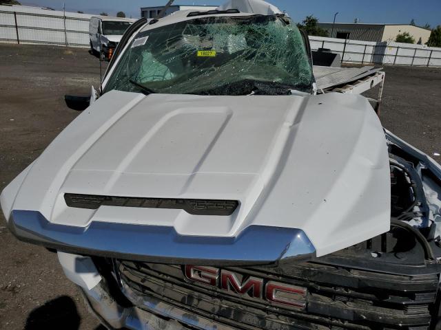 1GD38PE7XNF281972 - 2022 GMC SIERRA C3500 WHITE photo 11