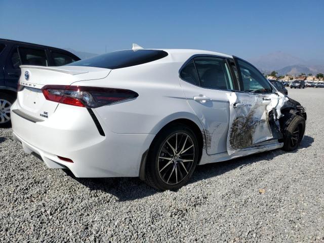 4T1G31AK1PU616056 - 2023 TOYOTA CAMRY SE NIGHT SHADE WHITE photo 3