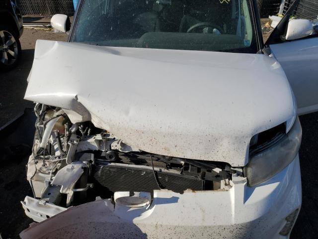 JTLZE4FE9FJ070297 - 2015 TOYOTA SCION XB 白色 照片 11