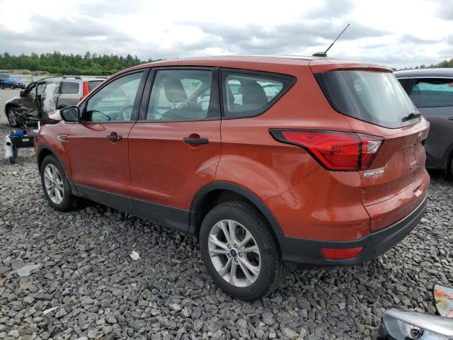 1FMCU0F79KUC17690 - 2019 FORD ESCAPE S ORANGE photo 2