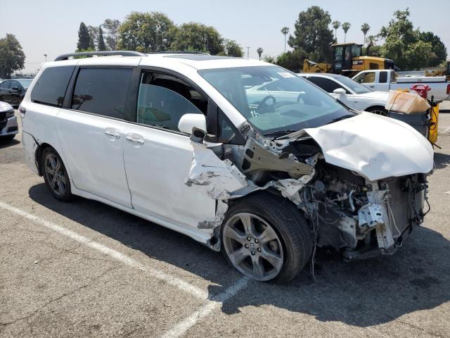 5TDXZ3DC4KS979368 - 2019 TOYOTA SIENNA SE WHITE photo 4